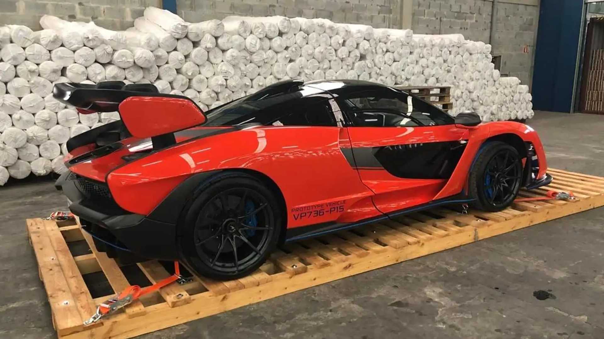 McLaren Senna já chegou ao Brasil para o Salão de SP; veja fotos