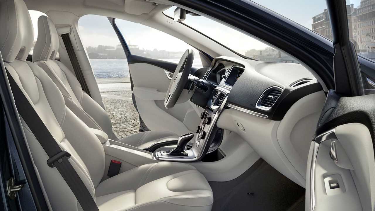 V40 Signature Edition