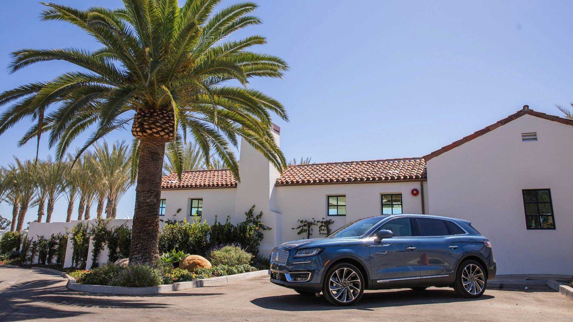 https://cdn.motor1.com/images/mgl/LKrXL/s1/2019-lincoln-nautilus-first-drive.jpg 2019-lincoln-nautilus-first-drive