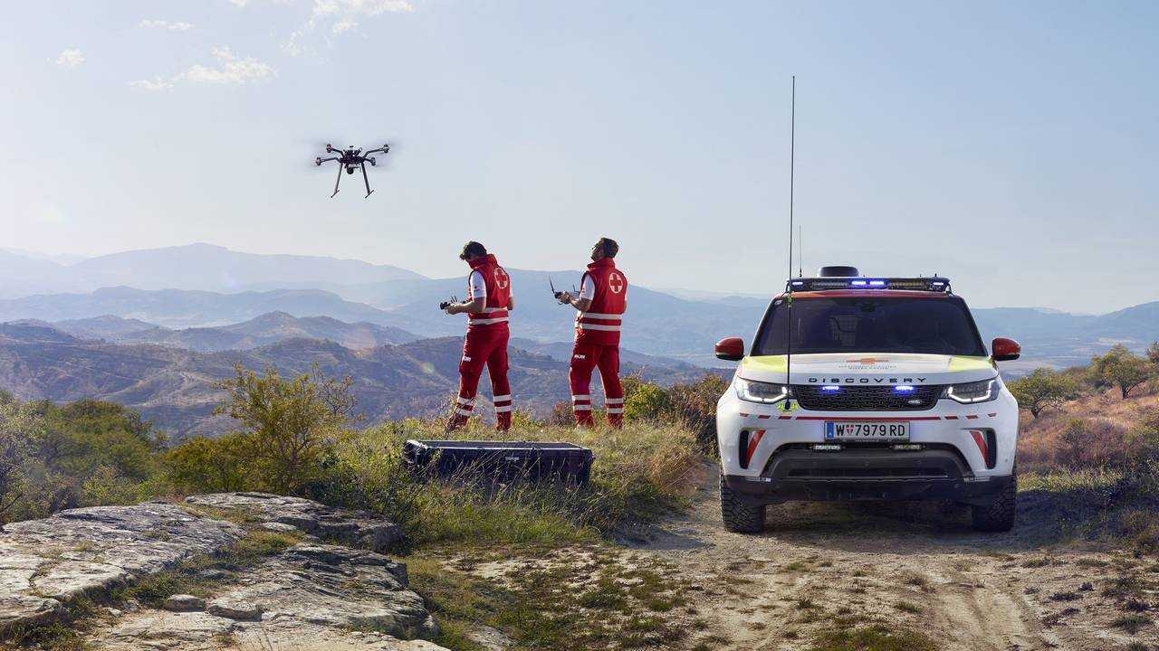 Land Rover Discovery Red Cross Emergency Response Vehicle