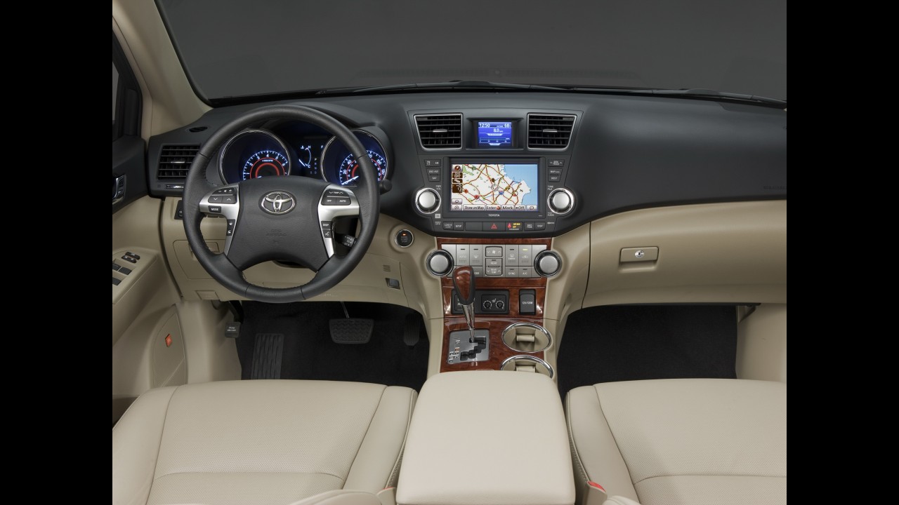 Nova geração do Toyota Highlander estará no Salão de Nova York