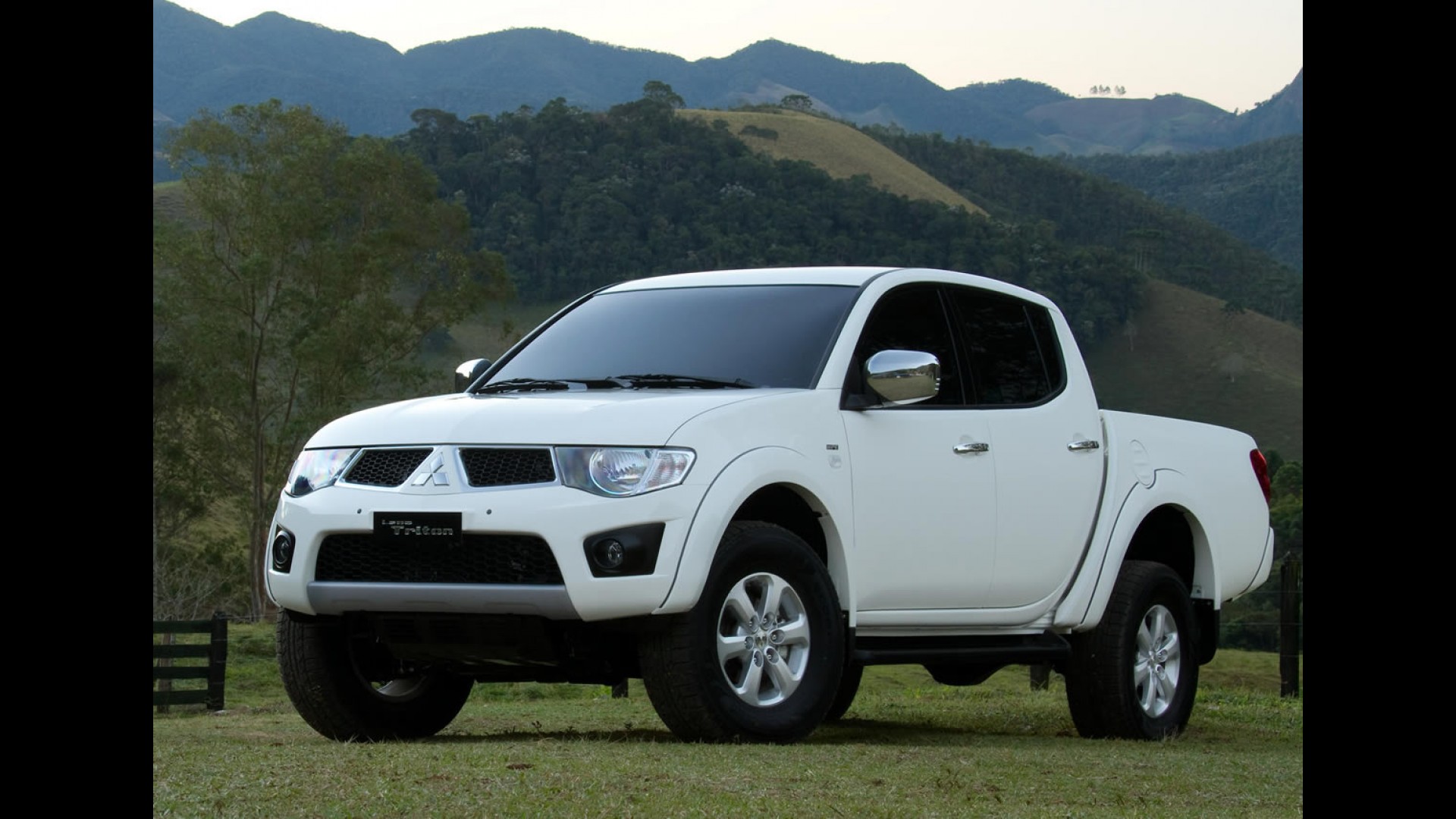 Mitsubishi l200 2012