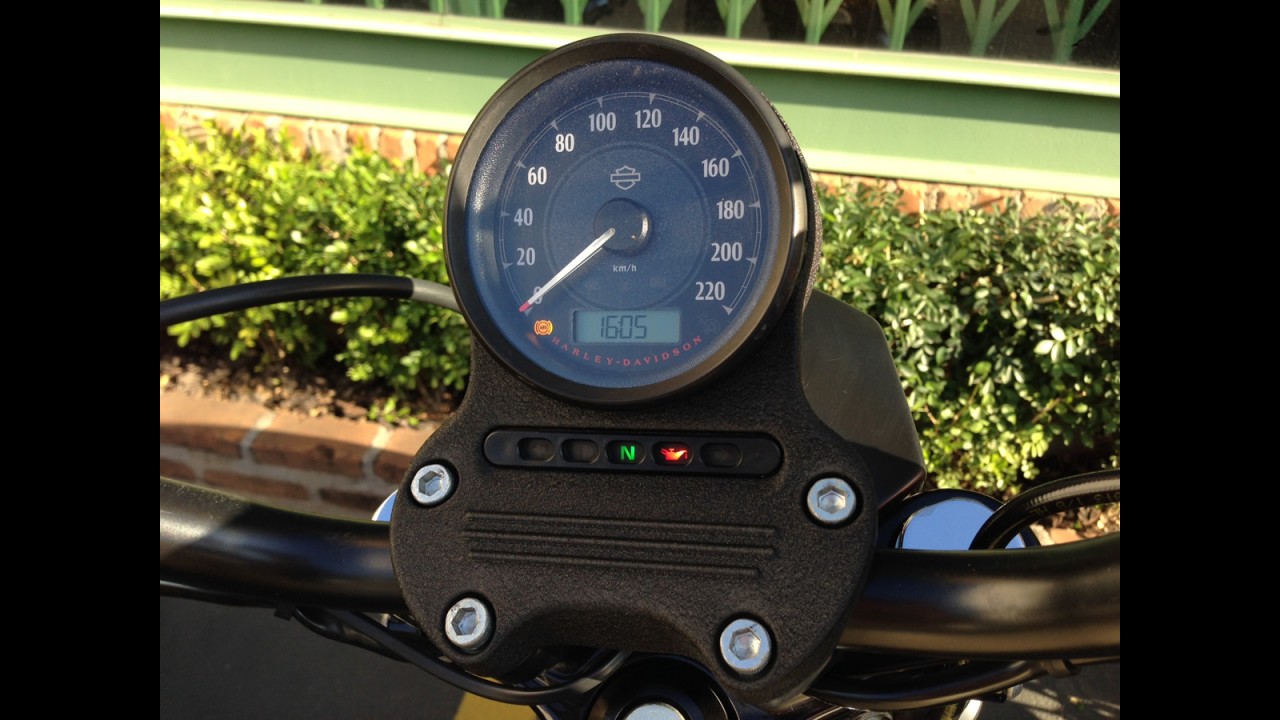 Avaliação: Harley-Davidson Iron 883 numa bucólica viagem ao passado