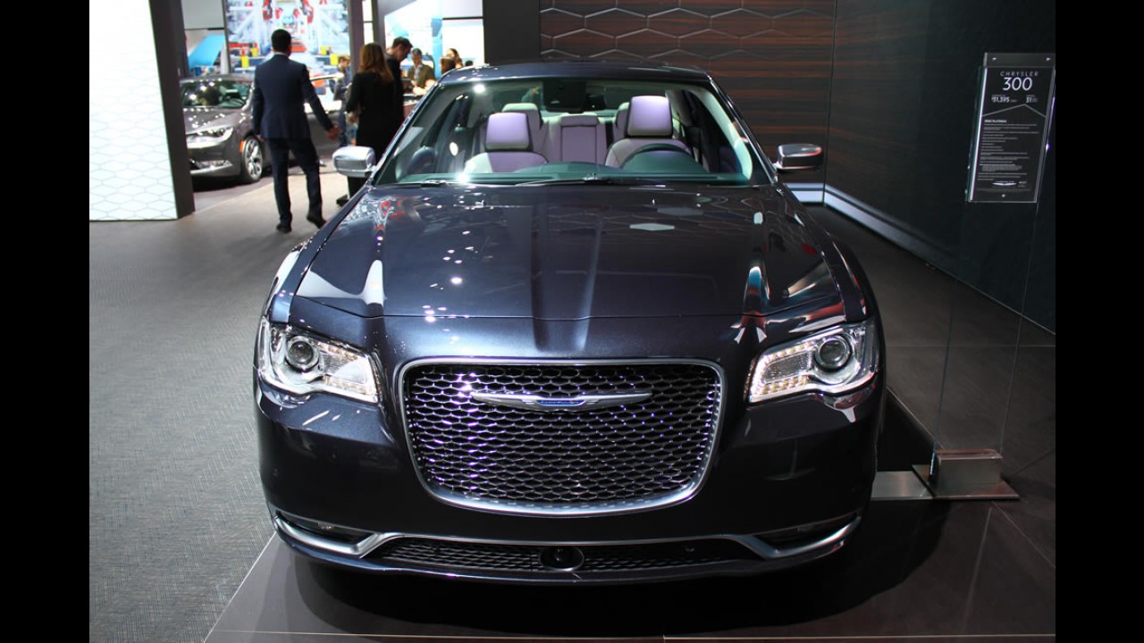 Chrysler 300C renovado chega ao Brasil no primeiro semestre
