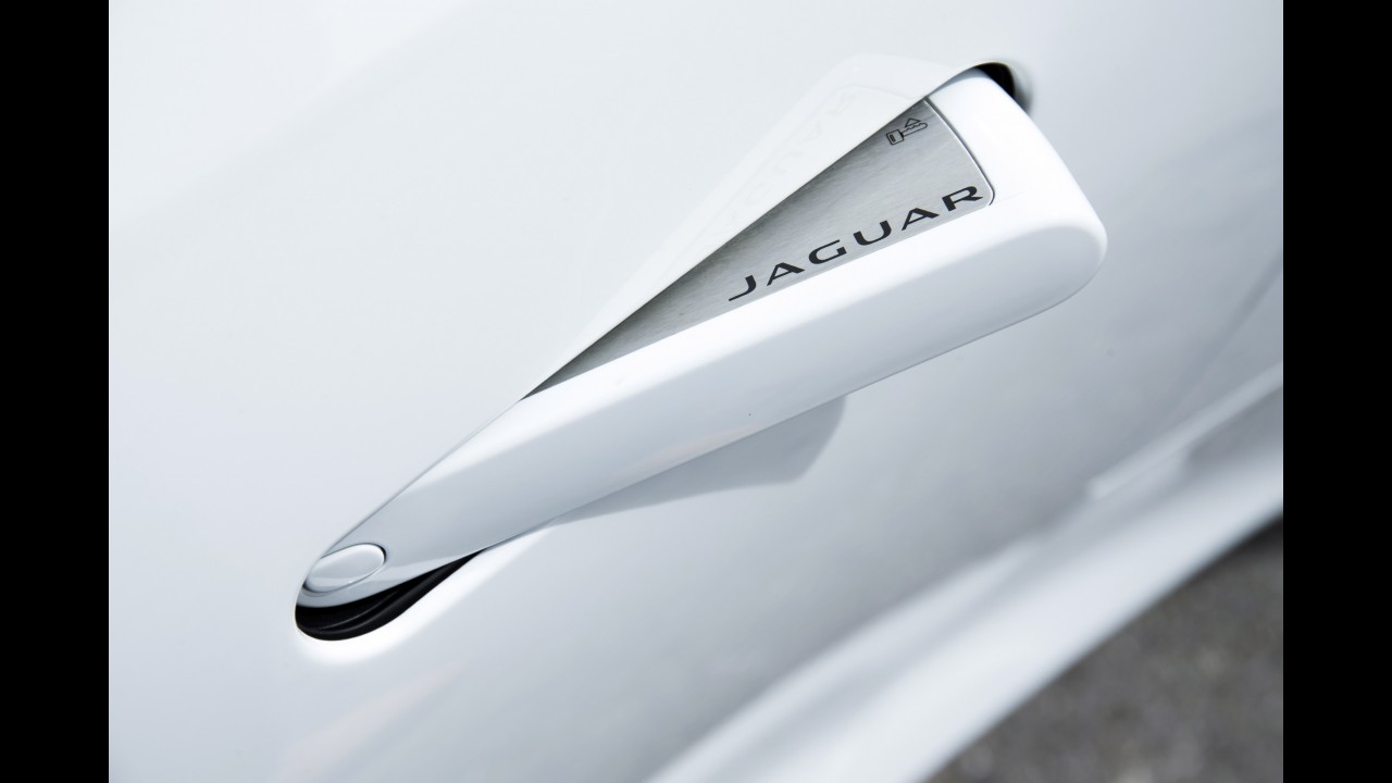 Avaliação: F-Type é retorno da Jaguar ao mundo dos puros-sangue