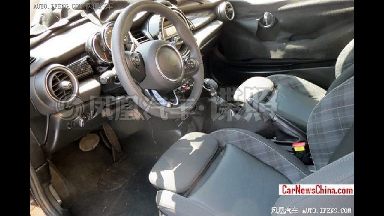 Flagra: interior do novo Mini Cooper completamente revelado na China