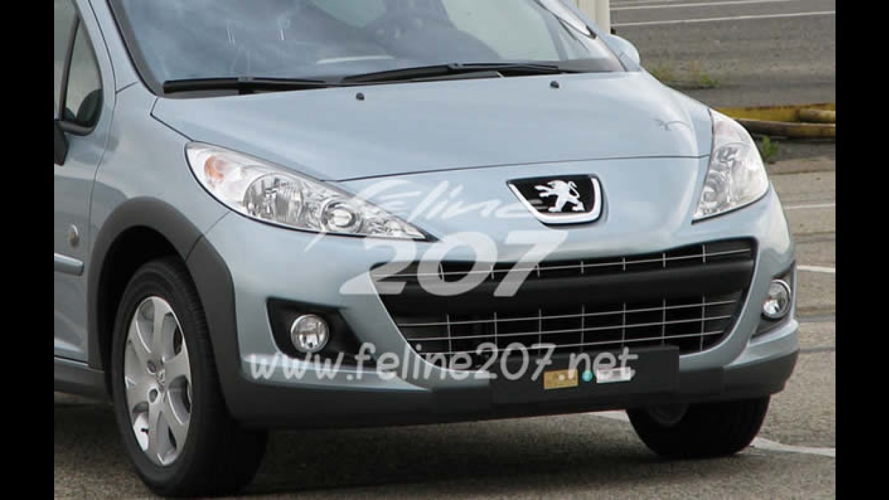 Na Europa: Peugeot 207 SW Outdoor atualizado é flagrado sem disfarces
