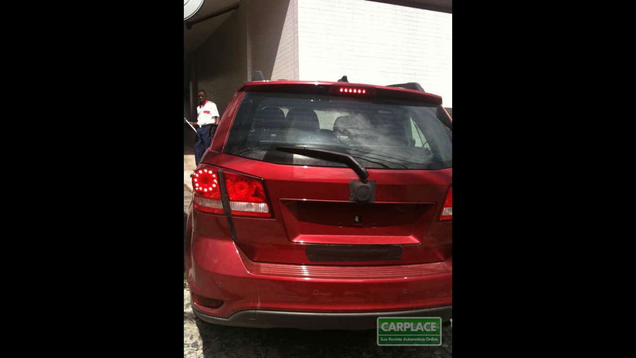 Leitor flagra Fiat Freemont no Recife - Lançamento deve acontecer em agosto