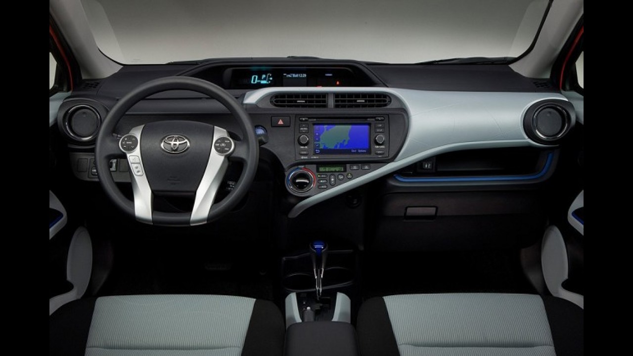 Toyota revela mais detalhes do híbrido Prius C, que estará no Salão de Tóquio