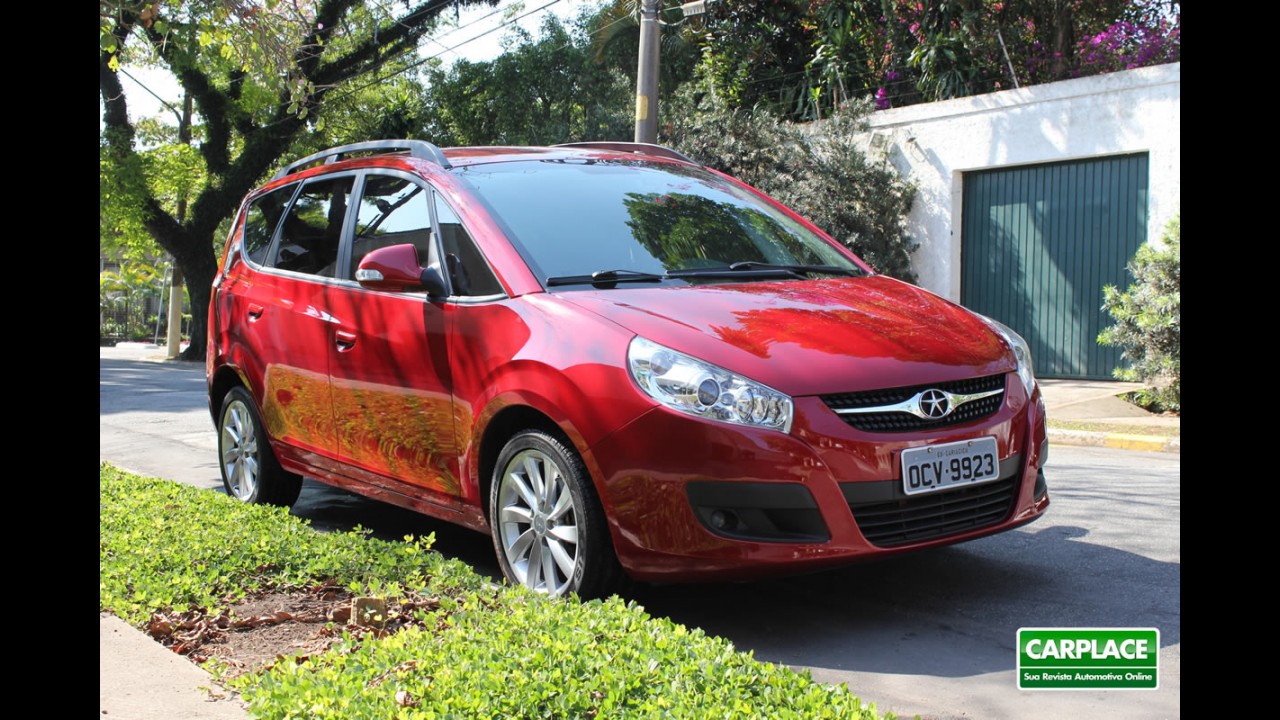 Venda de carros importados no Brasil despenca 41,2% em outubro