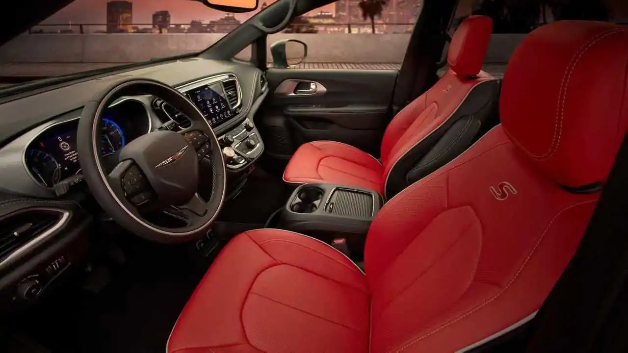 chrysler pacifica red