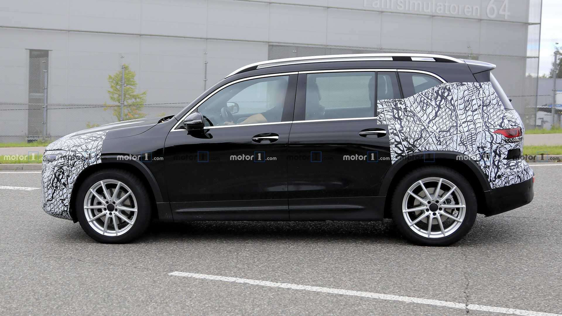 mercedes-benz-eqb-new-spy-photo.jpg