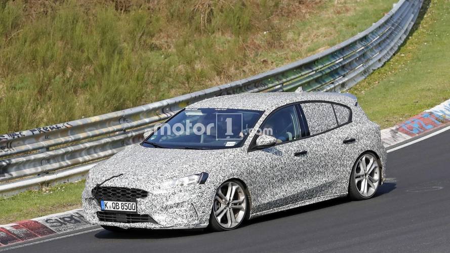 Ford Focus hot version prototype spy photo