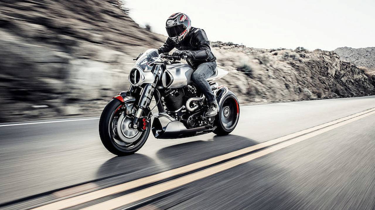 The Method 143 has a much more aggressive stance and riding position compared to the KRGT-1