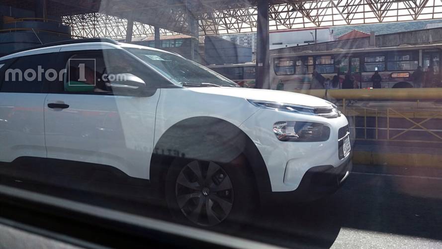 Flagra: Citroën C4 Cactus roda pronto para estreia em setembro