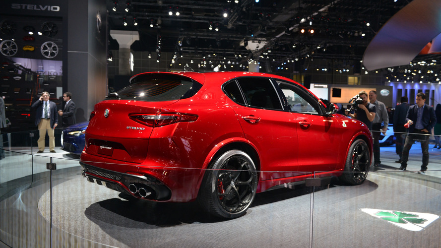Alfa Romeo Stelvio: LA 2016