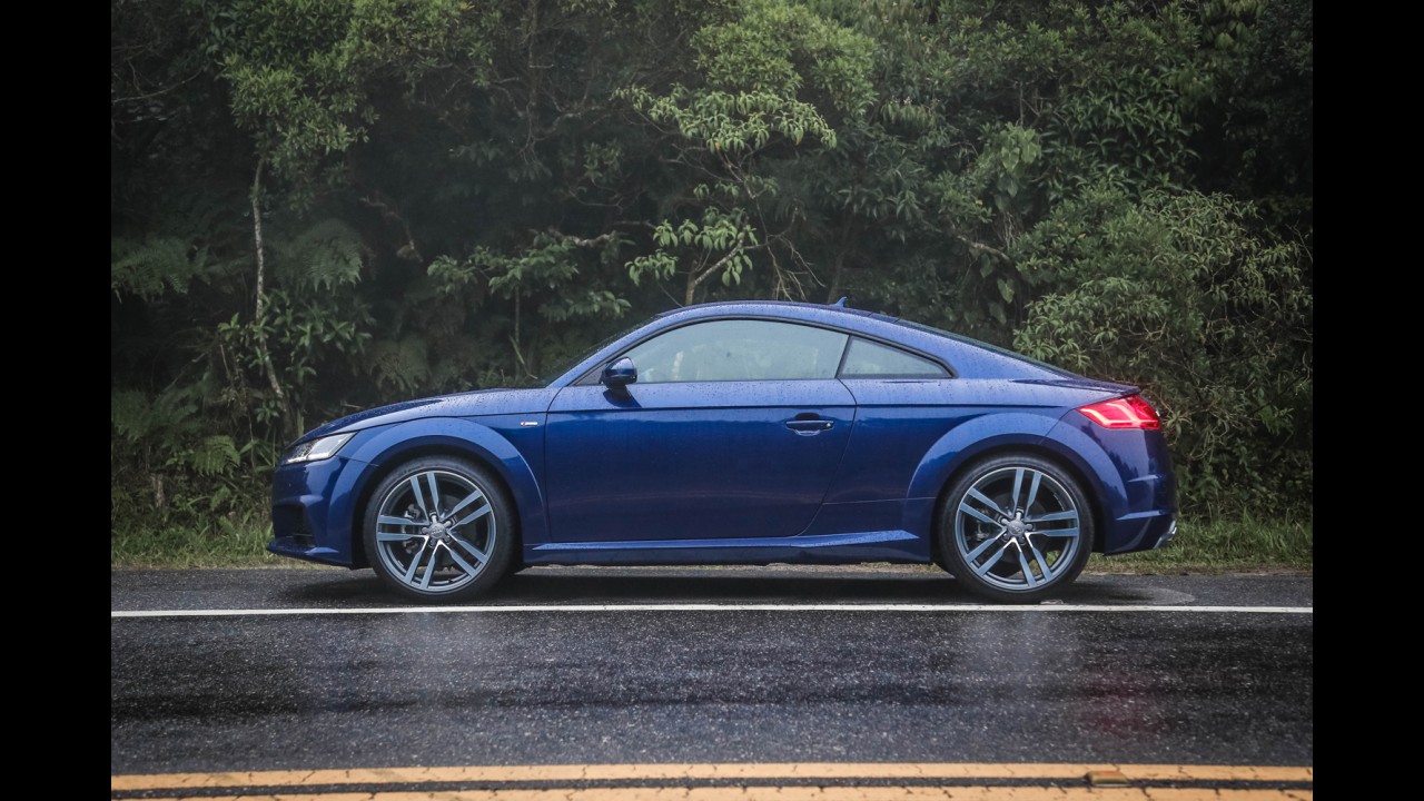 Cupês de sangue azul: novo Audi TT encara BMW M235i