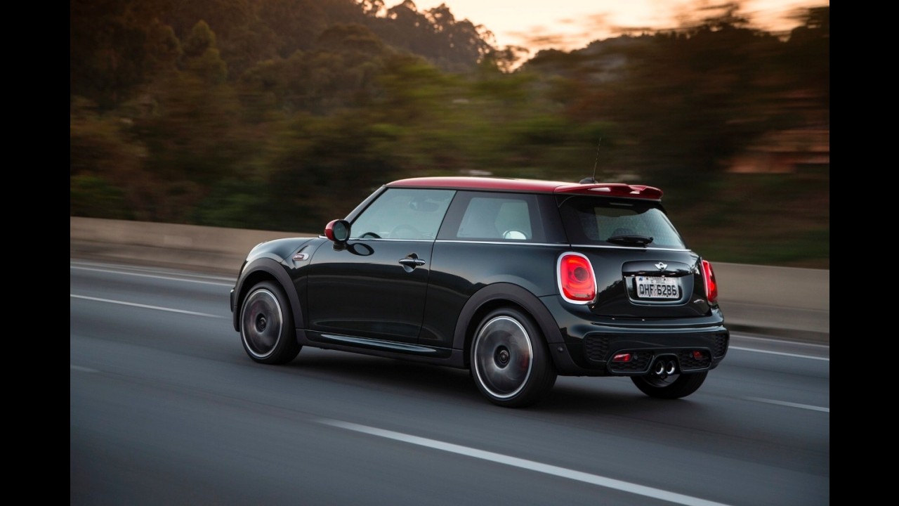 MINI John Cooper Works de 231 cv chega ao Brasil por R$ 153.950