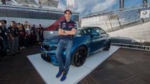 Marc Márquez reçoit sa BMW M2 à Valence