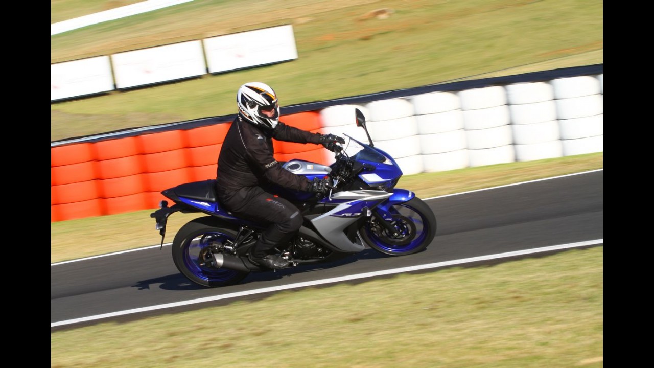 Volta rápida: Yamaha R3 vem infernizar a vida da Ninjinha