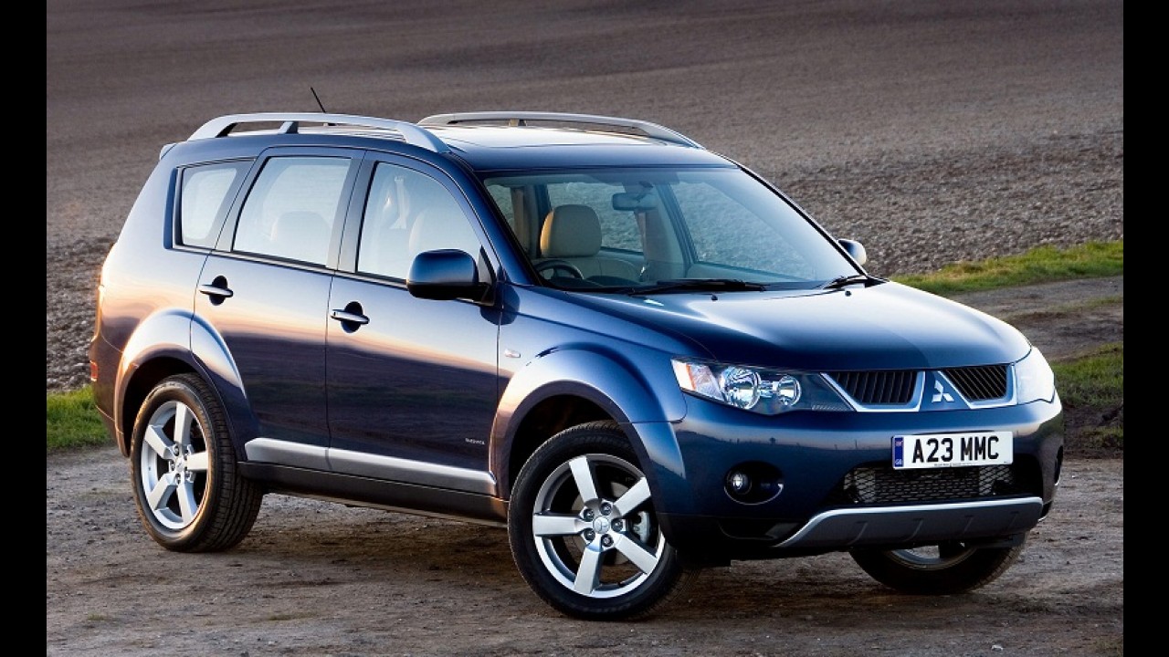 Outlander e Lancer têm recall no Brasil por falha nos faróis e limpadores