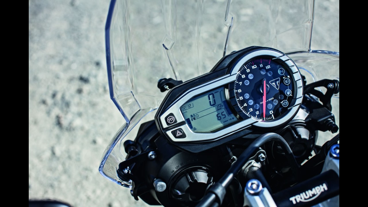 Volta Rápida: Triumph Tiger 800 ganha banho de tecnologia na linha 2015