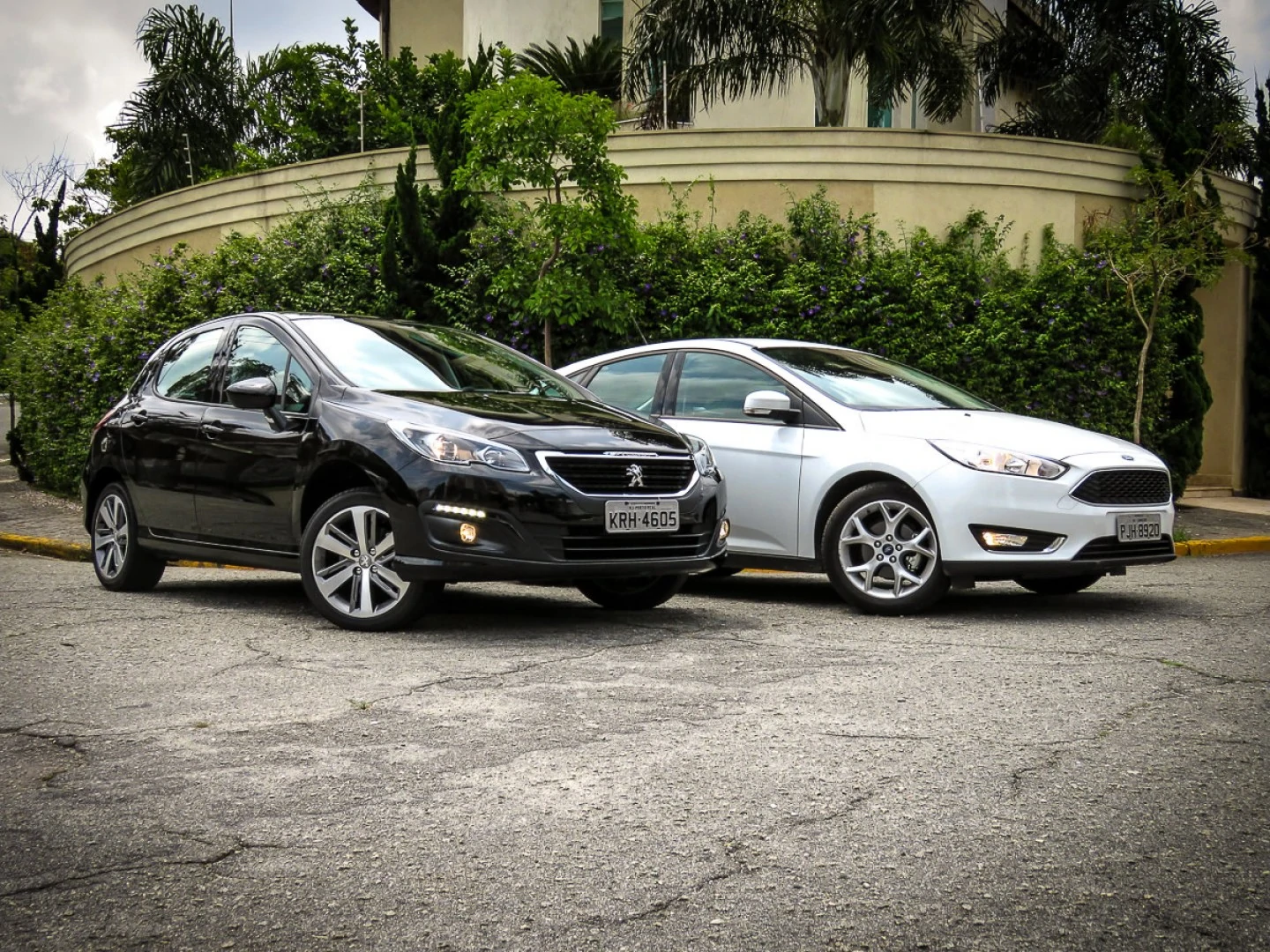 Teste CARPLACE: renovado, Peugeot 308 1.6 turbo mede forças com o