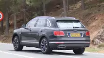 Bentley Bentayga Plug-In Hybrid spy photo