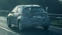 Toyota Aygo (2021) auf ersten Erlkönigbildern