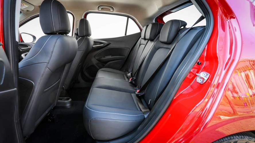 Comparativo VW Polo x Fiat Argo x Honda Fit x Peugeot 208