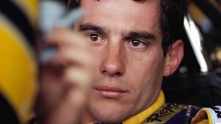 Ayrton Senna atado a su cabina Lotus