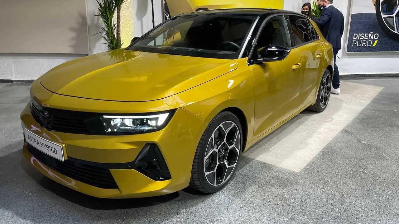 Opel Astra 2022 presentación estática española