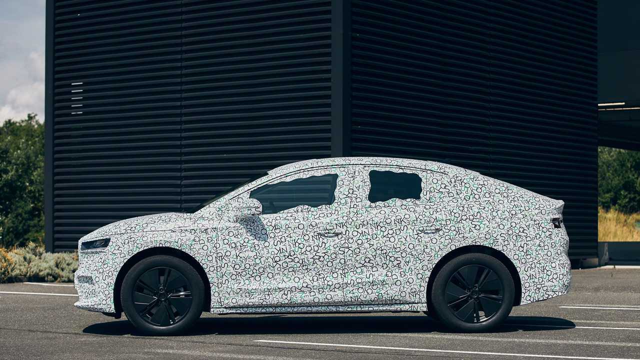 Прототип Skoda Enyaq Coupe iV, профиль
