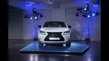 Lexus NX Hybrid dal vivo
