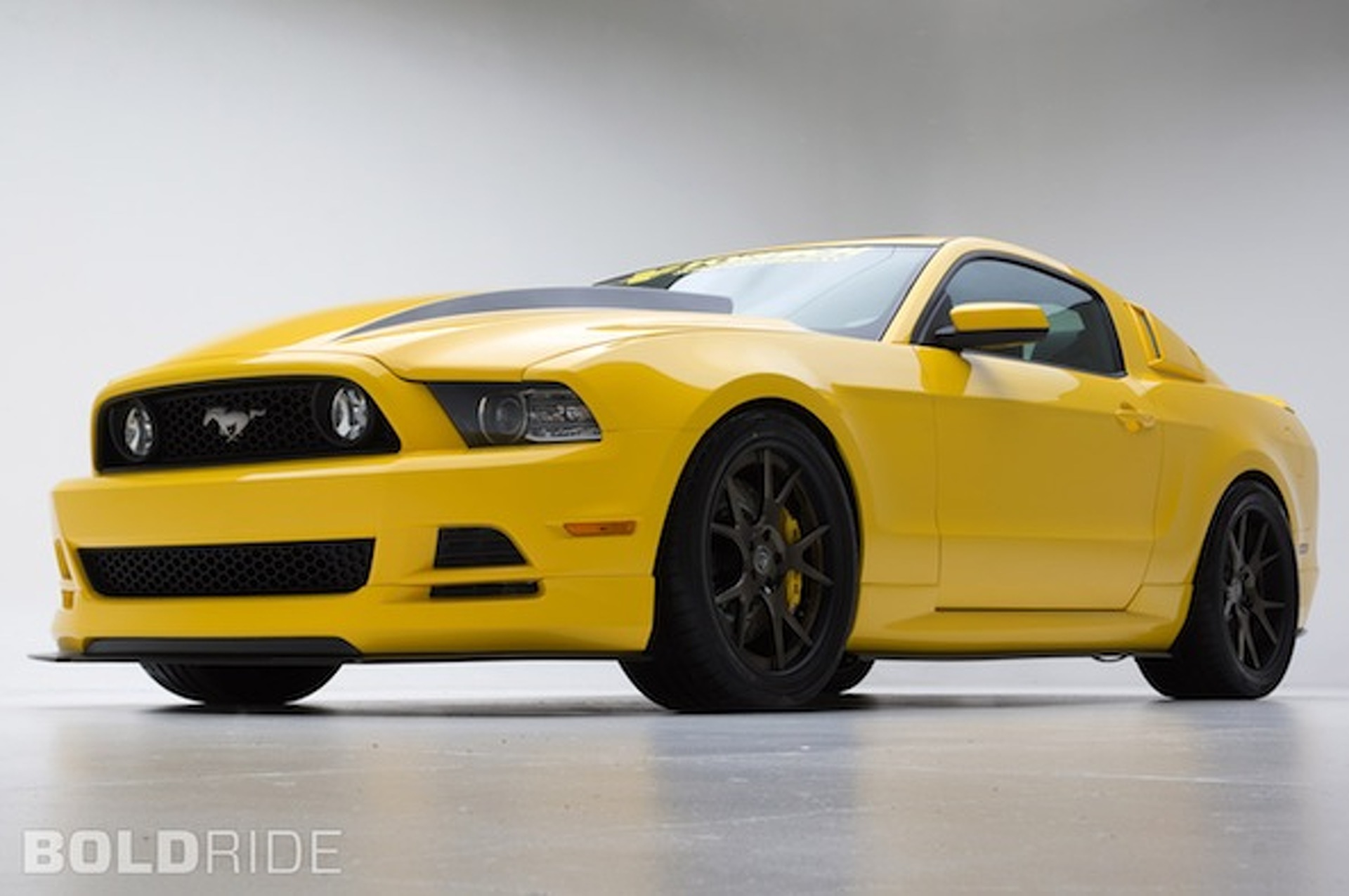 SEMA-Bound Mustang Yellow Jacket Puts Down 605HP