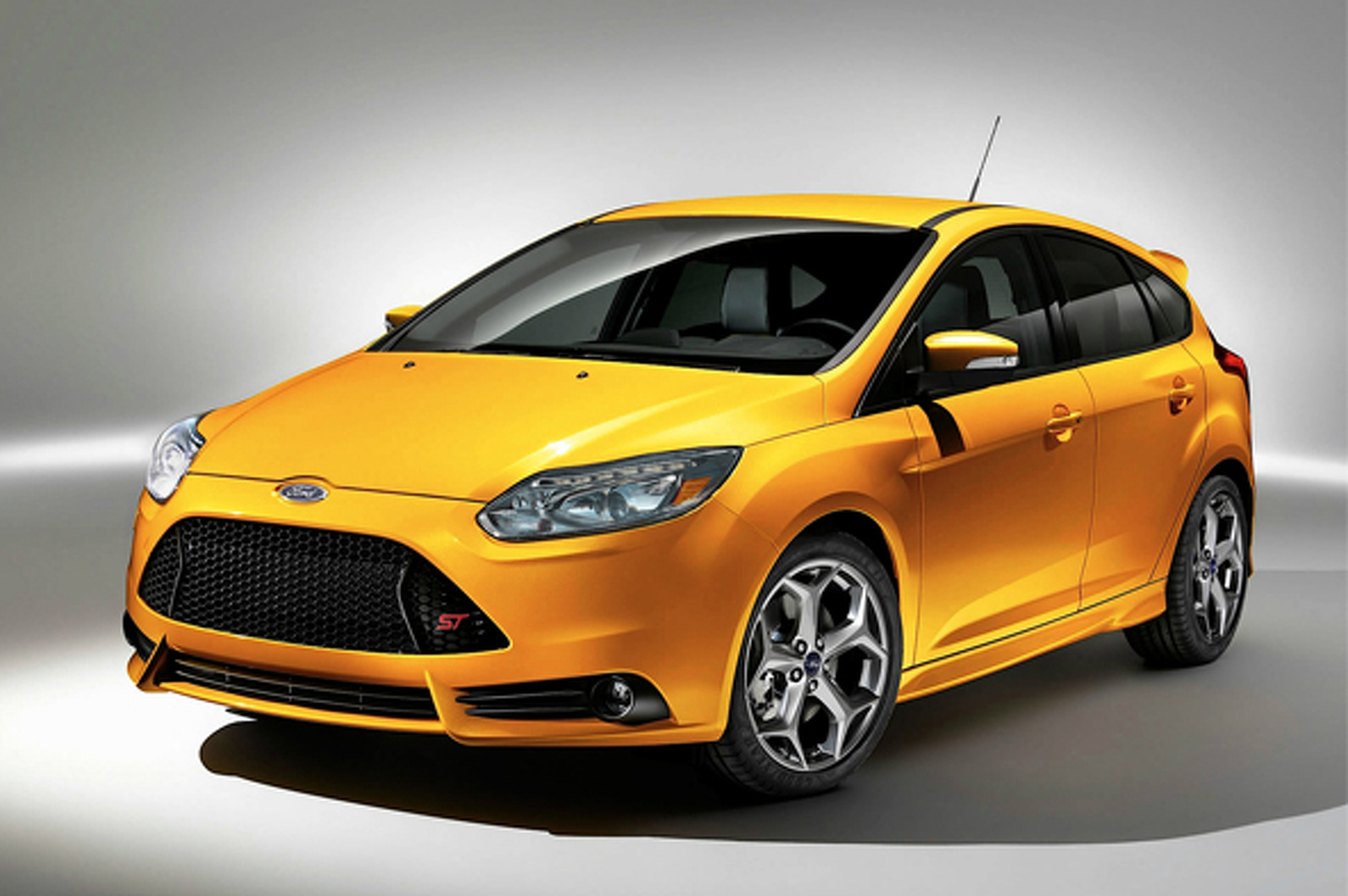 When Test Driving Is Not Enough: Ford Inviting Public to Race ’13 Focus ST