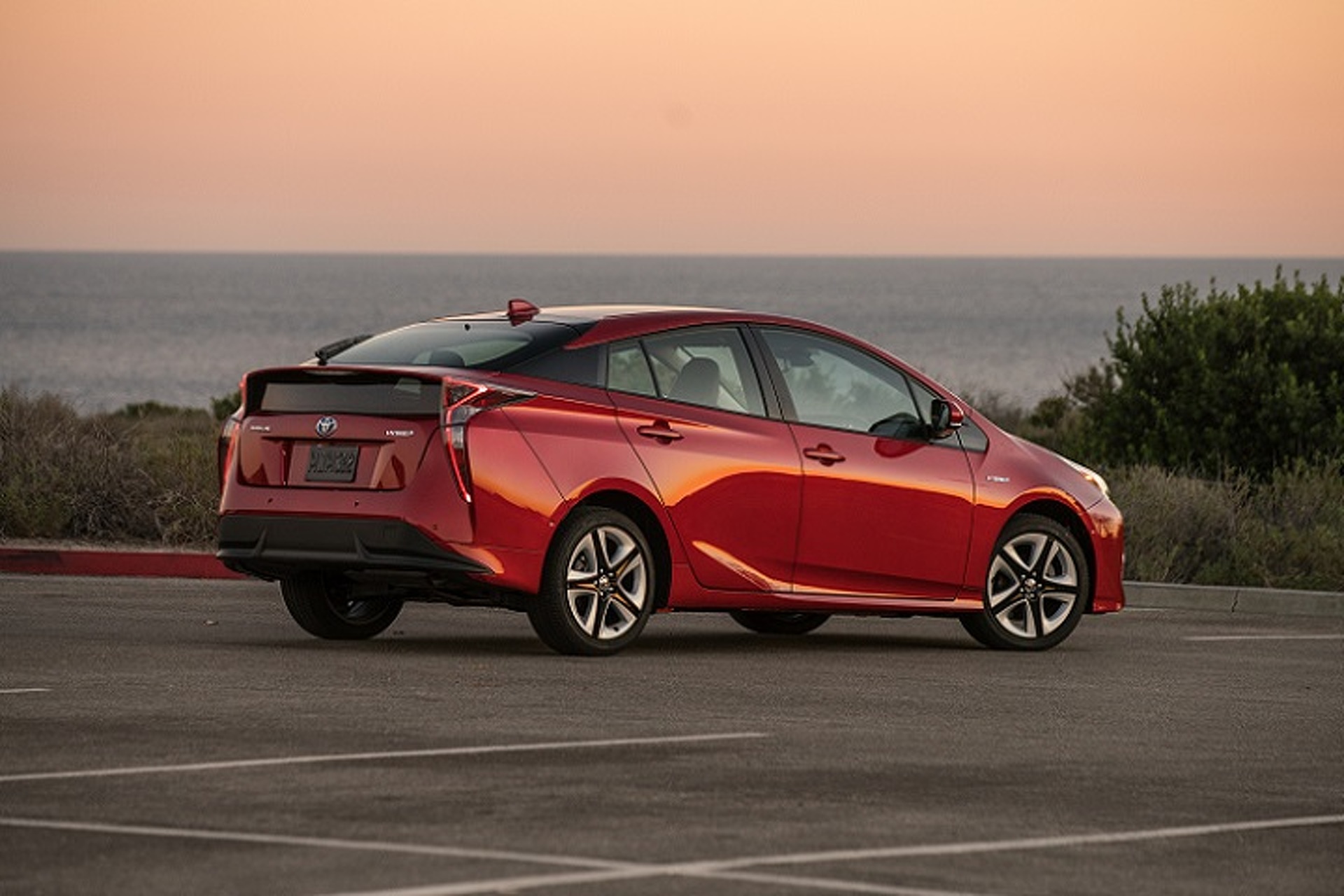 Can Autocrossing a 2016 Toyota Prius and RAV4 Hybrid Actually be Fun? First Drive
