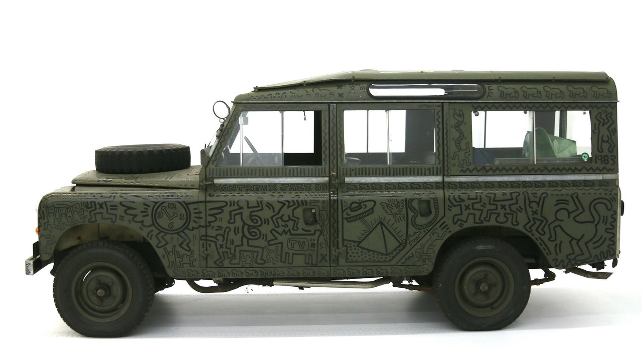 Land Rover painted by famous NYC artist on display