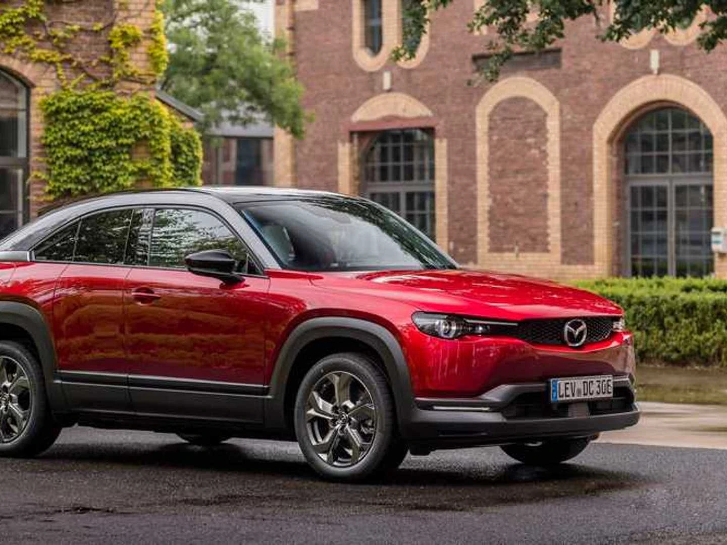 2020-mazda-mx-30.webp