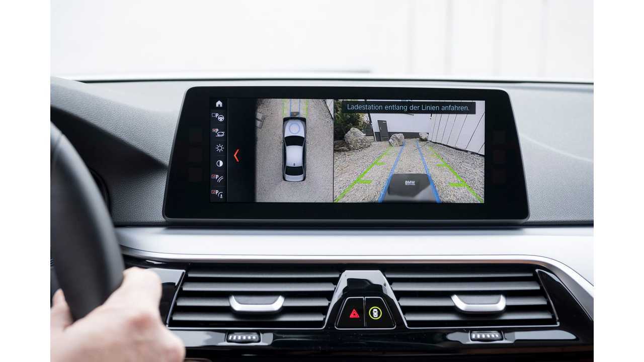 BMW 530e iPerformance wireless charging