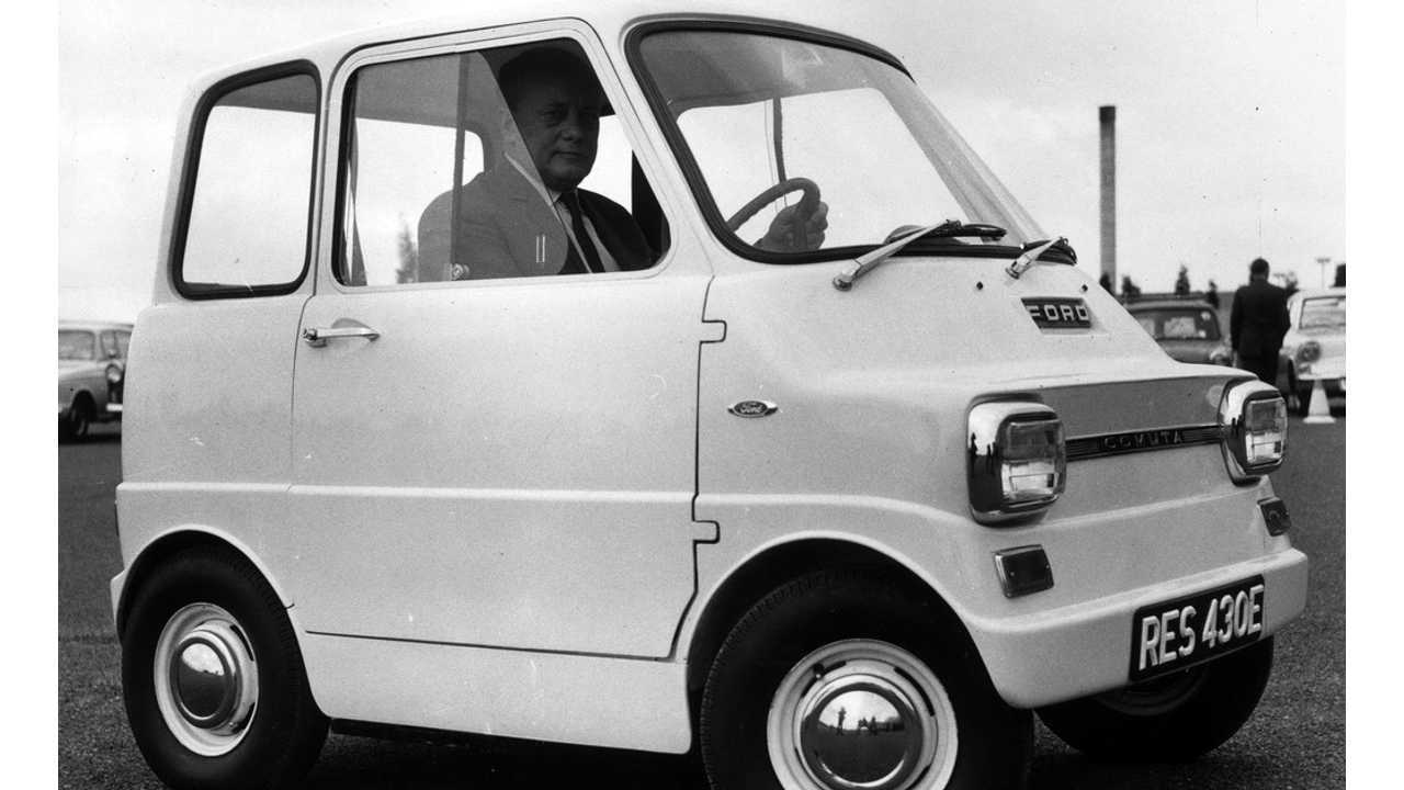 The Ford Comuta was half the length of a common sedan.
