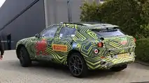 Aston Martin DBX, le foto spia