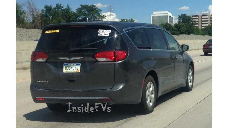 Chrysler Pacifica Hybrid Release Date News And Reviews Insideevs General Chrysler Pacifica Hybrid Plug In Spotted Testing The Wild