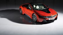 BMW i8 İngiltere’de yeni ve canlı renk seçeneklerine kavuştu