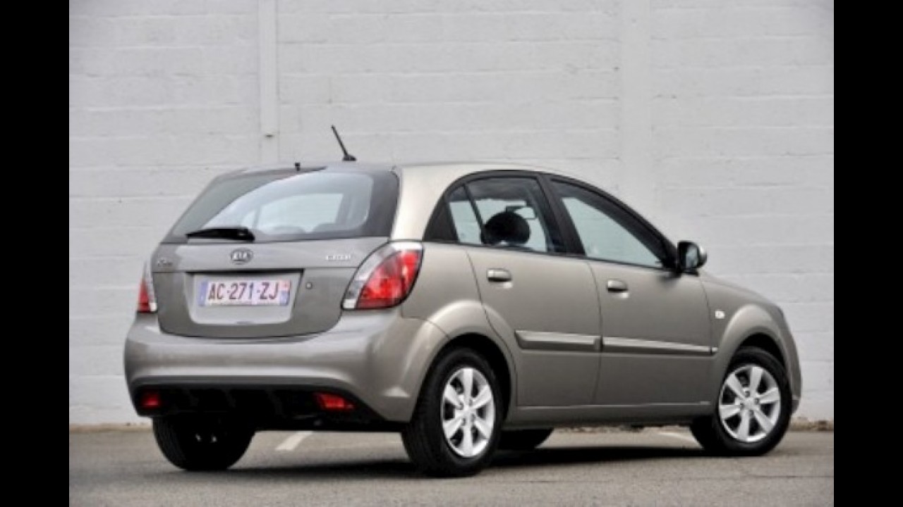 Surgem as primeiras imagens da reestilização do Kia Rio