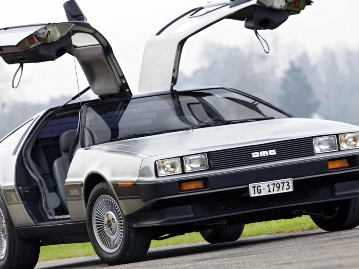1981-dmc-delorean-dmc-12.webp