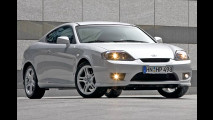 Scharf geschnittener Sportler
