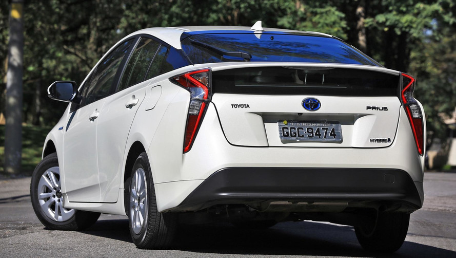 Comparativo - Toyota Prius e Corolla Altis
