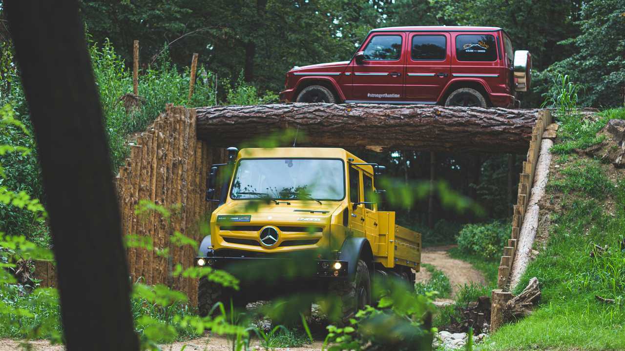 Mercedes Unimog vs. Mercedes-Benz Clase G