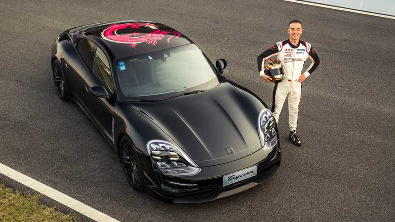 Porsche Taycan Tour